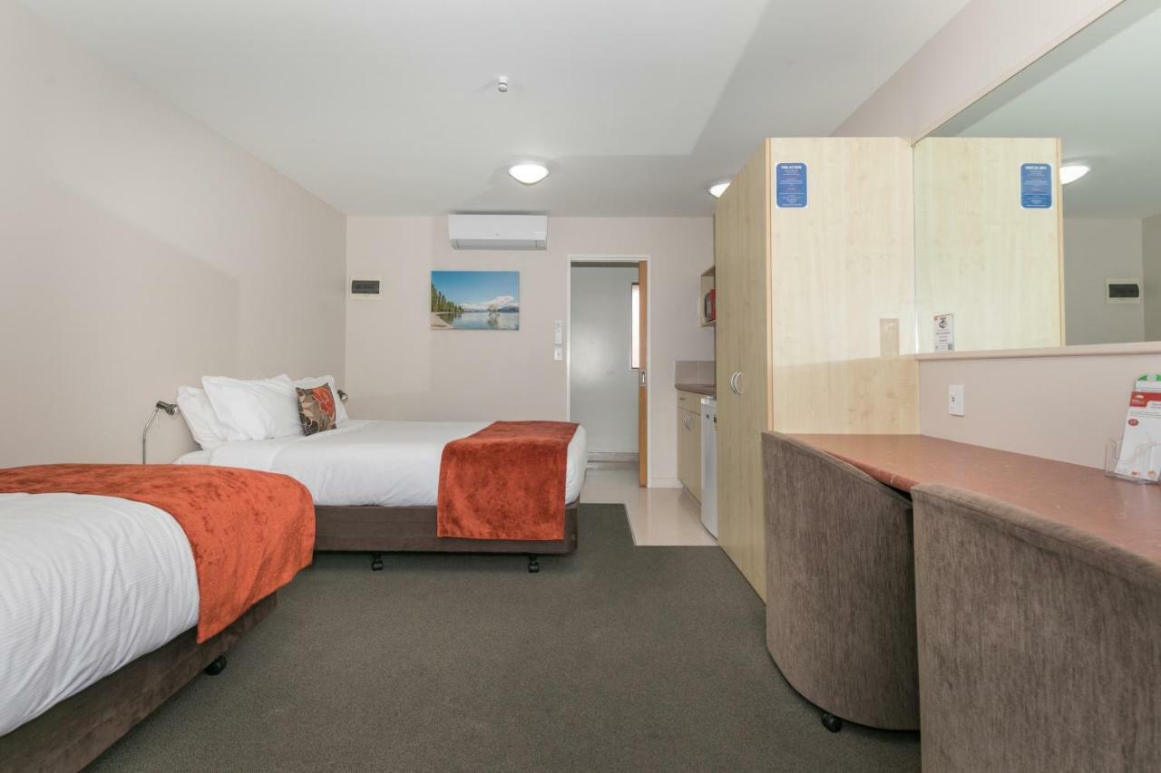 Bella Vista Motel Lake Ванака Экстерьер фото